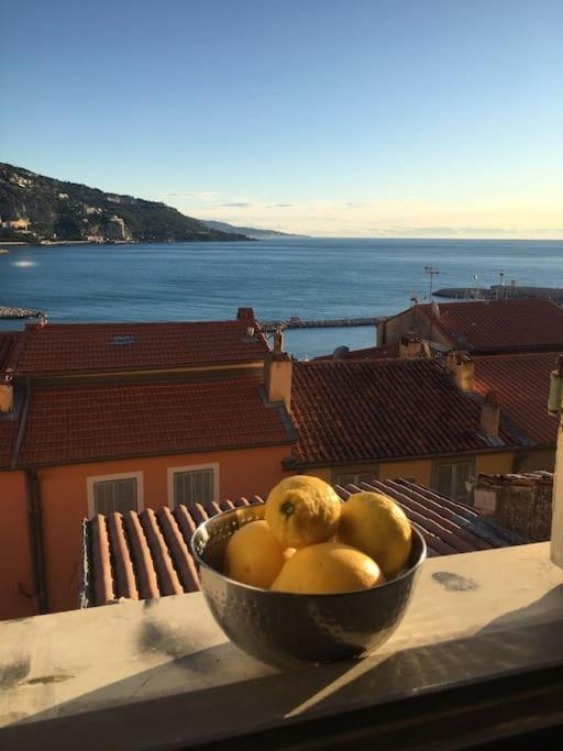 Duplex vue mer 50m de la plage des Sablettes Menton Extérieur photo