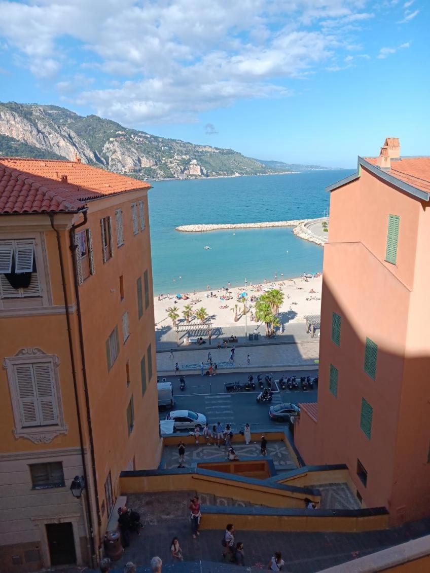 Duplex vue mer 50m de la plage des Sablettes Menton Extérieur photo