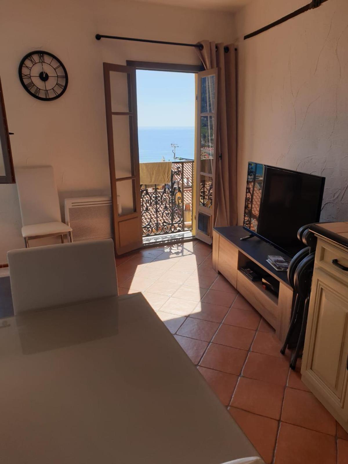 Duplex vue mer 50m de la plage des Sablettes Menton Extérieur photo